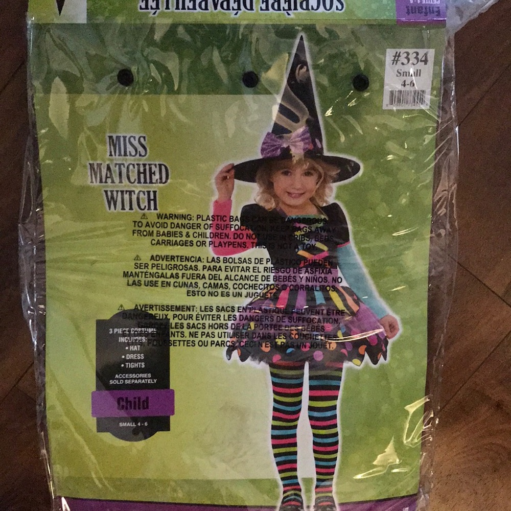 Kid witch costume